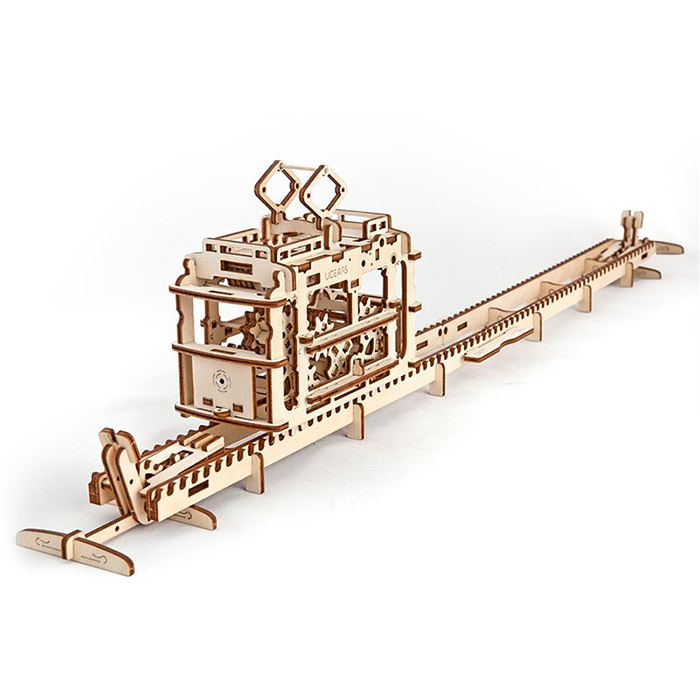 Maquetas UGEARS, modelos de madera con movimiento para montar